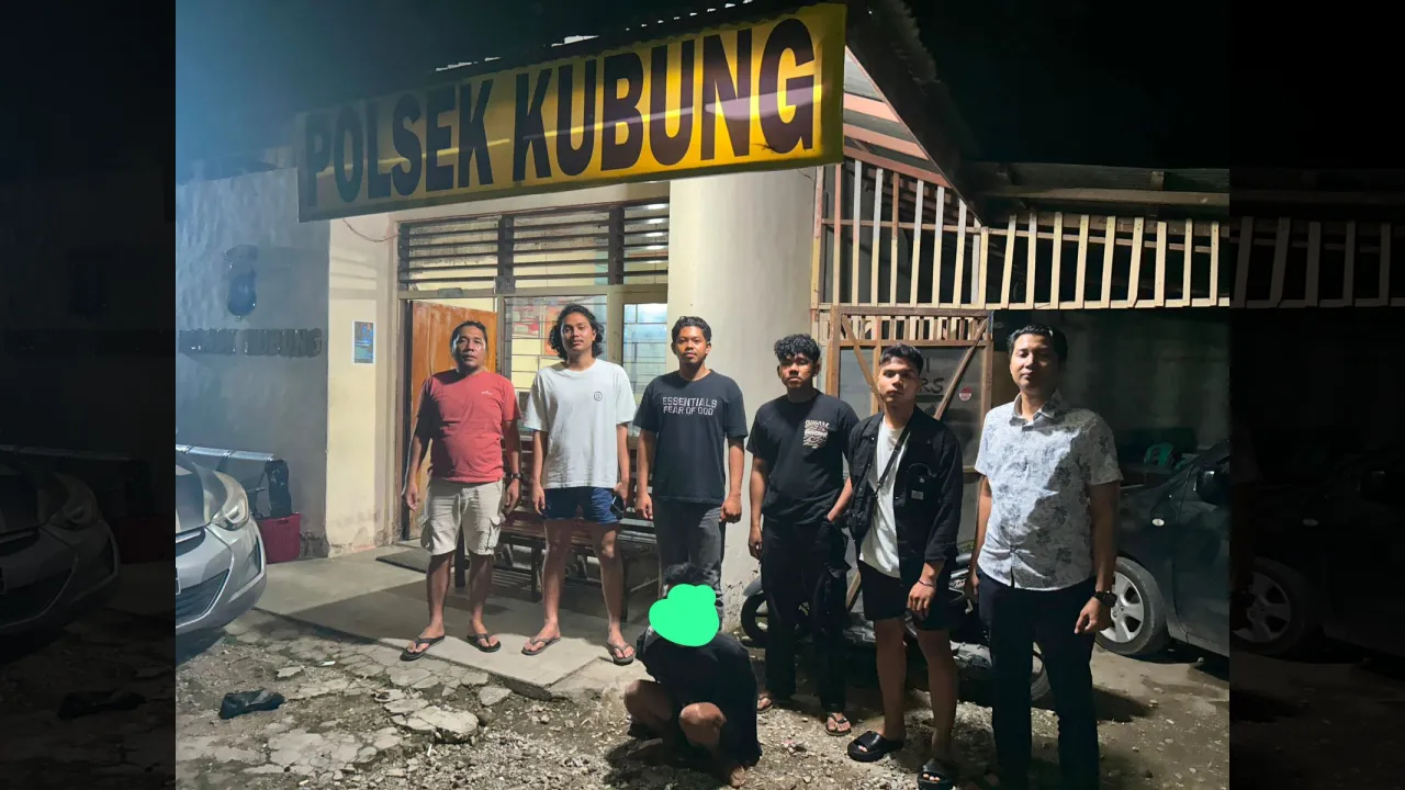 Tersangka curas di Mapolsek Kubung sbelum dibawa ke Polres Solok